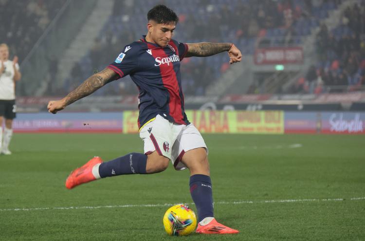 开云体育下载-罗马诺:尽管新月有正式接触,但博洛尼亚从未想过放卡斯特罗