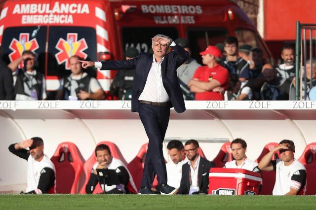 开云APP-25年后重返本菲卡 穆里尼奥首战3比0迎首胜！