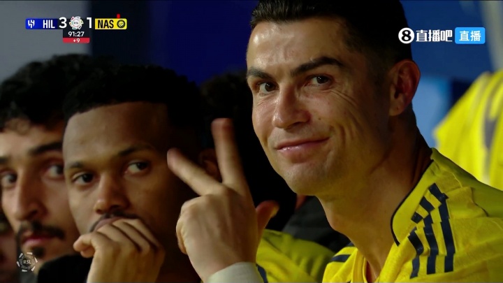 开云-C罗做手势暗示被"偷窃"，拜因体育：C罗可能面临2至4场禁赛+罚款