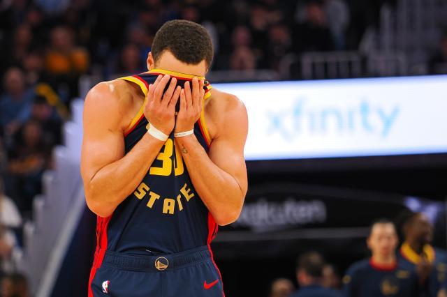 开云APP-勇士进攻已在联盟垫底 独木难支的库里真的累了