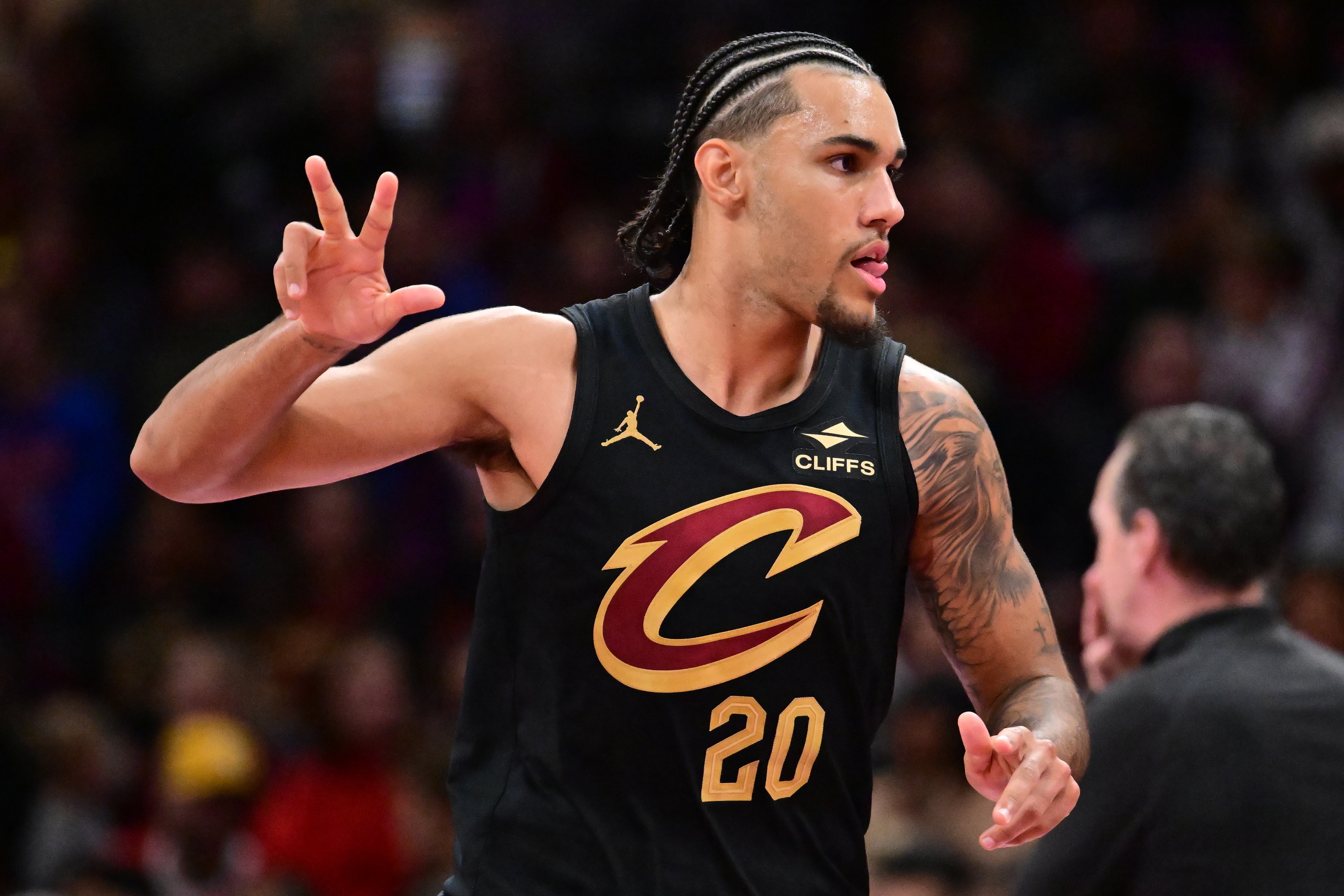 开云体育官网-平生涯得分纪录！泰森篮下抛投再中 三节不到已经31分