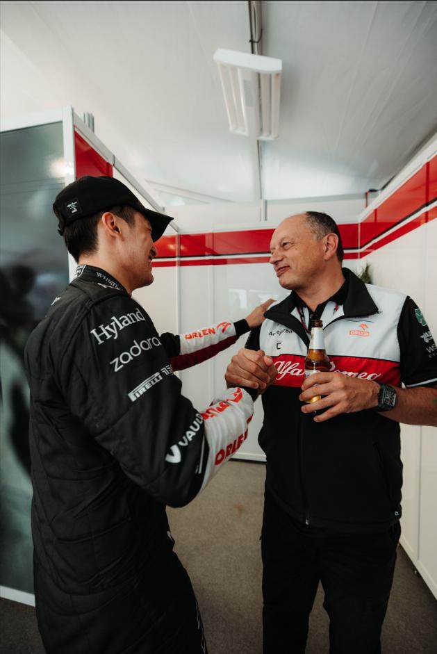 专访车队领队：周冠宇本赛季很出色 并且仍在进步