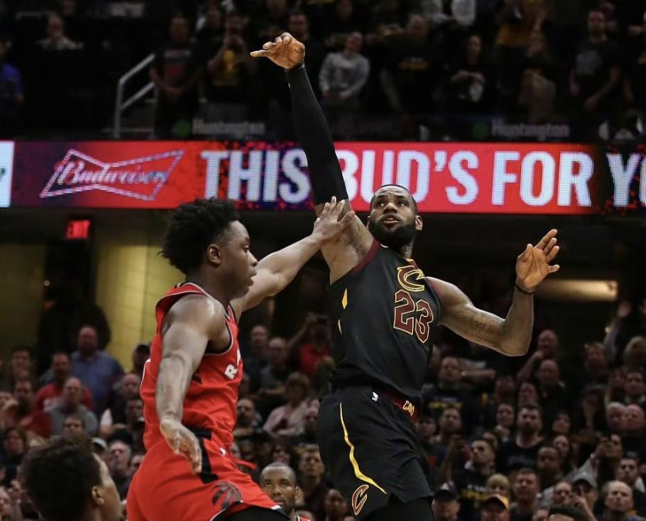 开云-记者：联盟内部人士普遍认为，詹姆斯下赛季最有可能去骑士