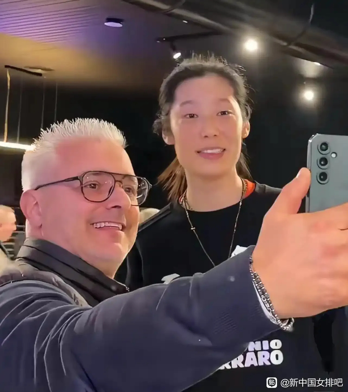 开云体育下载-续约科内！朱婷用顶薪打服黑子：31岁无休扛队，这才是女排真传奇|中国女排|科内利亚诺|精神|意甲|世锦赛_新浪体育_新浪新闻